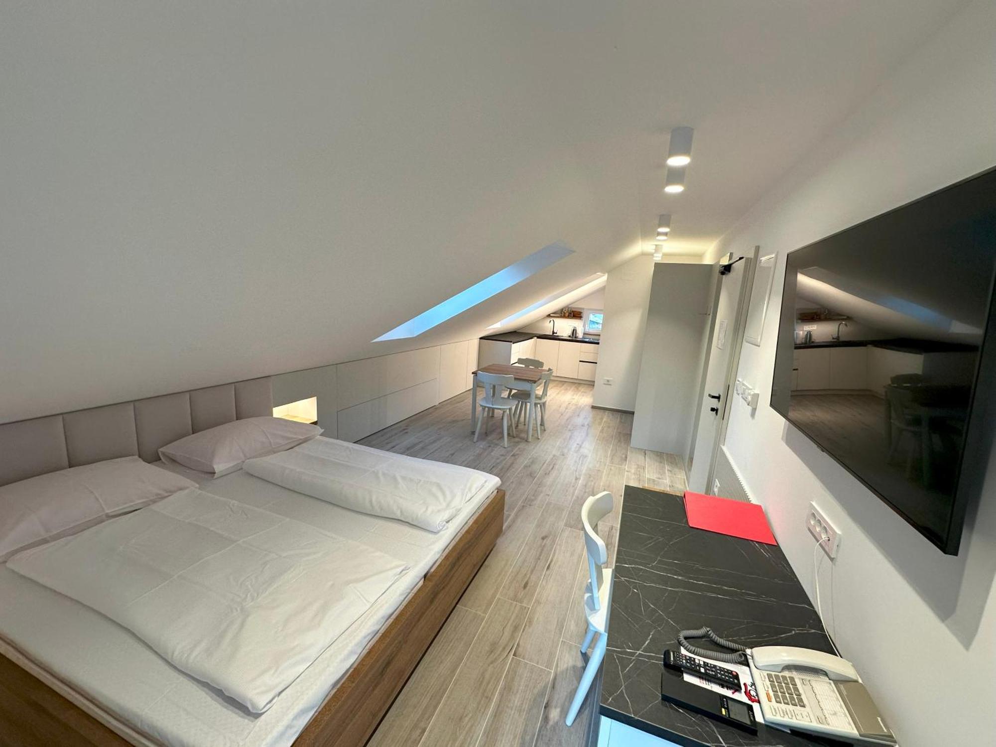 Zigon Bed & Breakfast Logatec Esterno foto