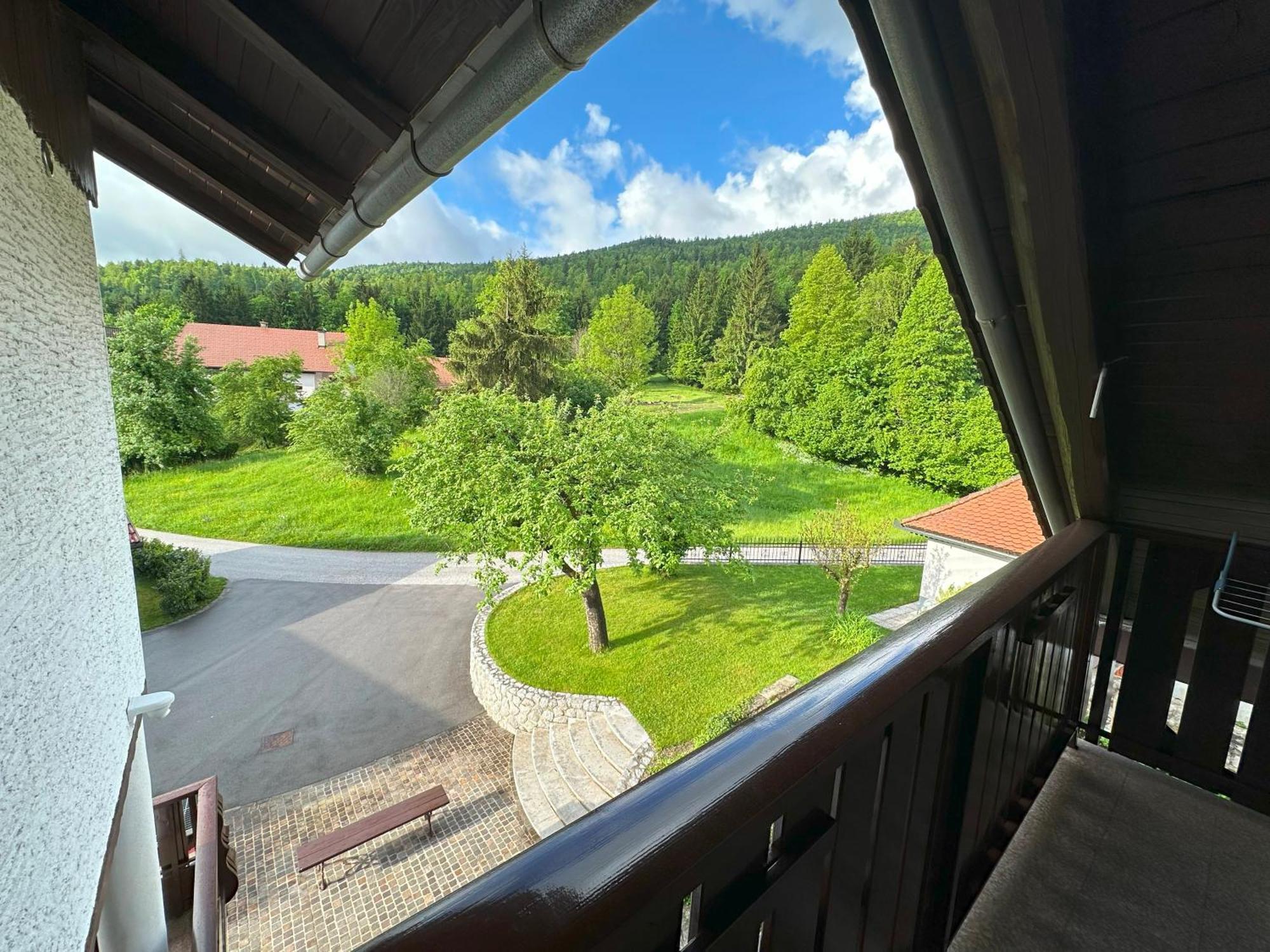 Zigon Bed & Breakfast Logatec Esterno foto